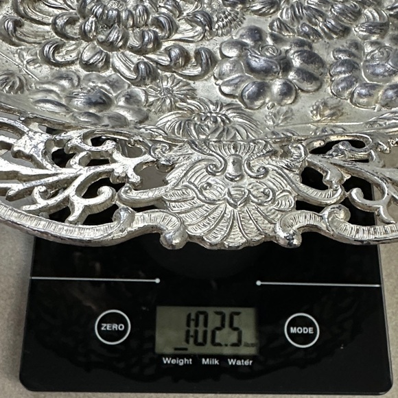 Ornate Silver vintage Repousse Floral Oval Tray - Picture 10 of 10